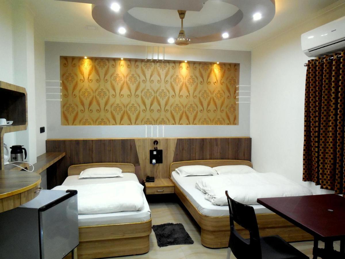 Hotel Samrat Baharampur Exterior photo