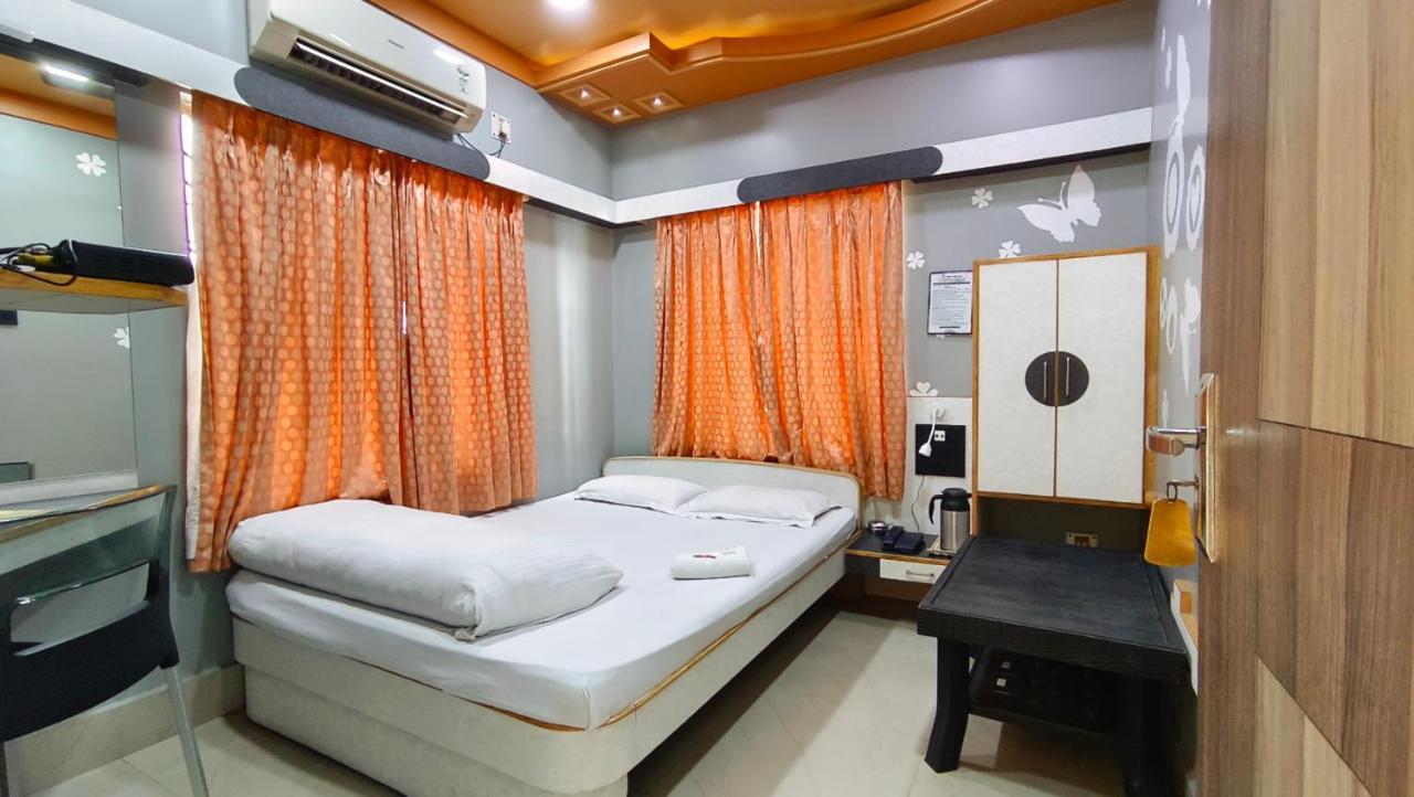 Hotel Samrat Baharampur Exterior photo