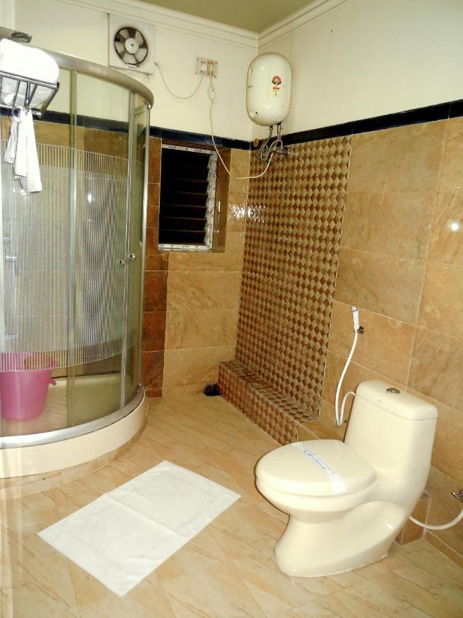 Hotel Samrat Baharampur Exterior photo