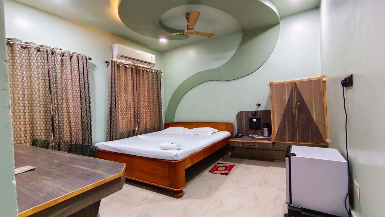 Hotel Samrat Baharampur Exterior photo