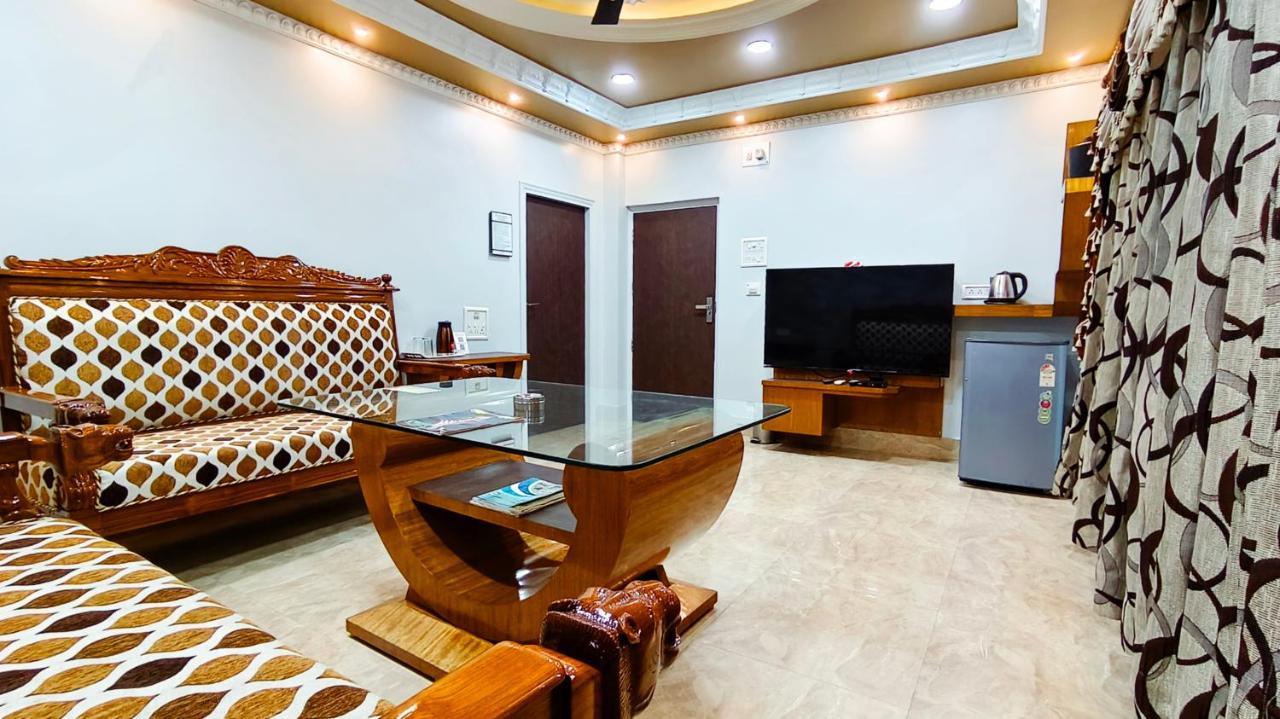 Hotel Samrat Baharampur Exterior photo