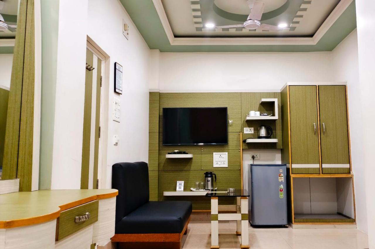 Hotel Samrat Baharampur Exterior photo