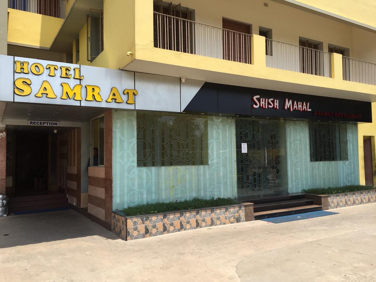 Hotel Samrat Baharampur Exterior photo