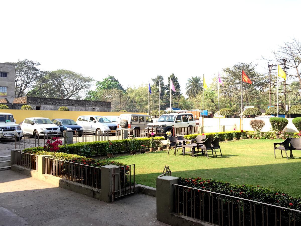 Hotel Samrat Baharampur Exterior photo