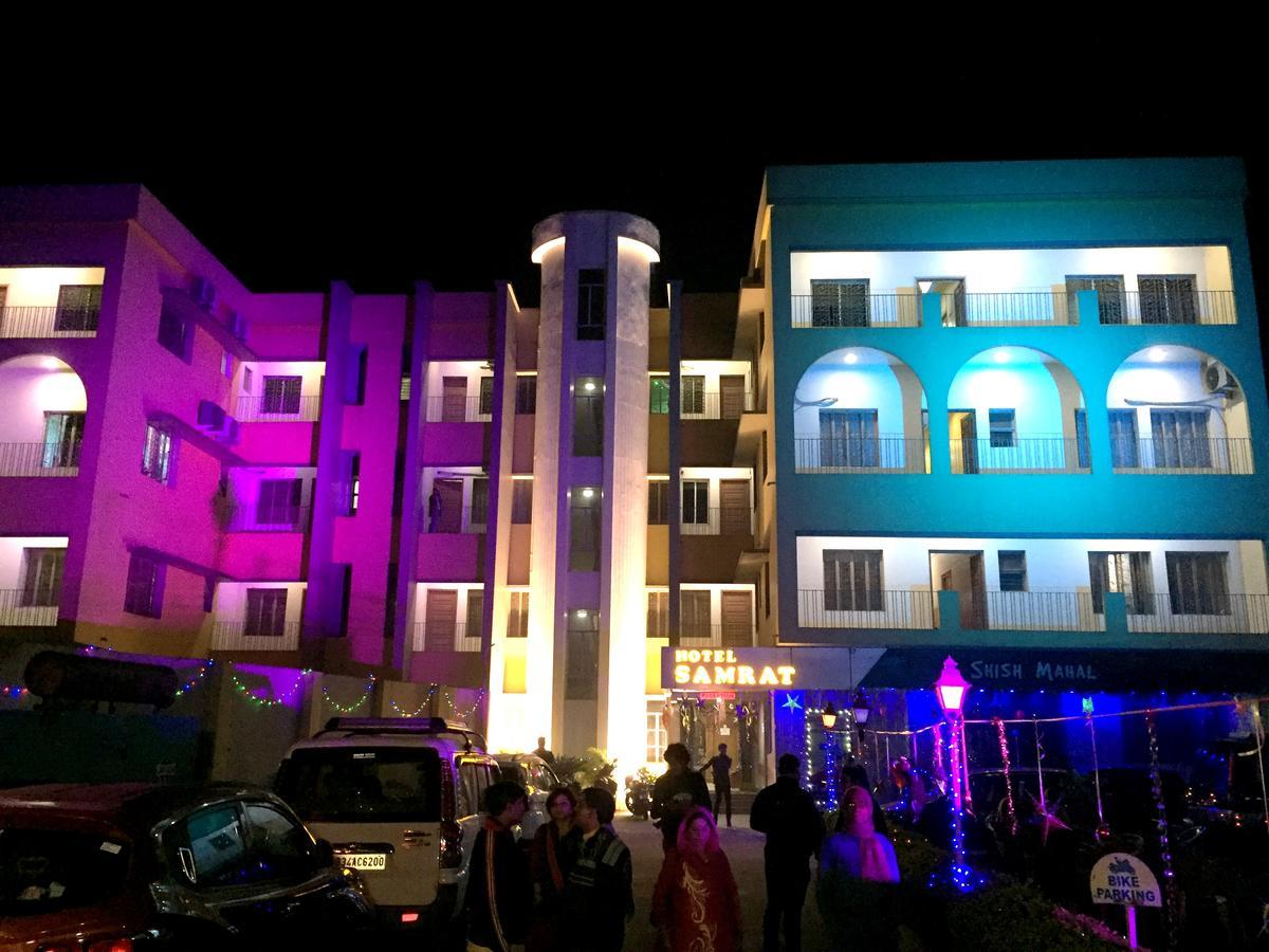 Hotel Samrat Baharampur Exterior photo